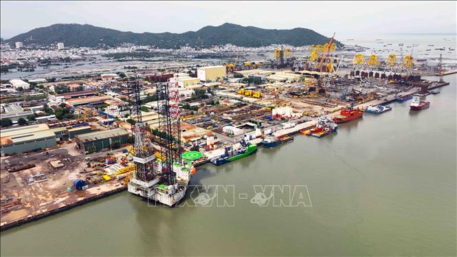 Cảng Cát Lở (tỉnh Bà Rịa - Vũng Tàu) phục vụ ngành dầu khí. Ảnh: Vũ Sinh – TTXVN