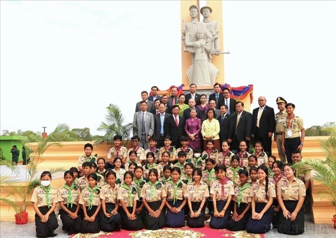 Lễ khánh thành Tượng đài Hữu nghị Việt Nam-Campuchia. Đây là công trình tượng đài hữu nghị thứ 18 trong tổng số 23 tượng đài hữu nghị đã được triển khai xây dựng, nhằm khắc ghi sự giúp đỡ kịp thời, chân thành và cao đẹp của nhân dân, quân tình nguyện Việt Nam dành cho đất nước Campuchia (27/2/2024). Ảnh: Hoàng Minh - TTXVN