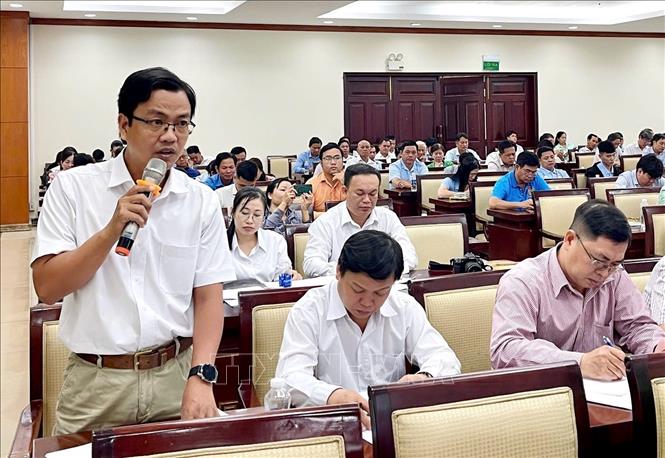 Ông Lâm Ngọc Tuấn, Giám đốc Hợp tác xã nông nghiệp Tuấn Ngọc chia sẻ tại chương trình. Ảnh: Thu Hương - TTXVN                   