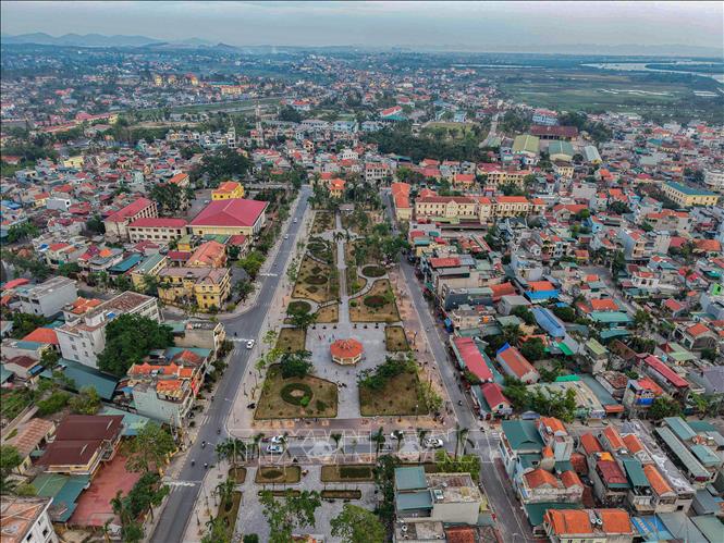 Trung tâm thị xã Quảng Yên ngày càng khang trang, hiện đại. Ảnh: Hoàng Hiếu – TTXVN