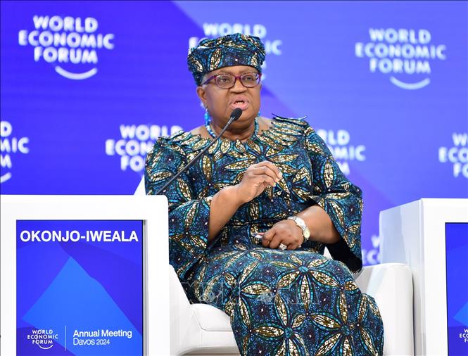 Tổng Giám đốc WTO Ngozi Okonjo-Iweala phát biểu tại Diễn đàn Kinh tế thế giới ở Davos, Thụy Sĩ ngày 18/1/2024. Ảnh: THX/TTXVN
