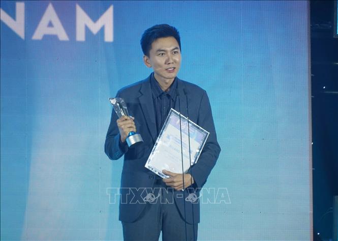 Nhà sáng tạo nội dung Đinh Võ Hoài Phương chia sẻ tại buổi lễ. Ảnh: Thu Hương - TTXVN