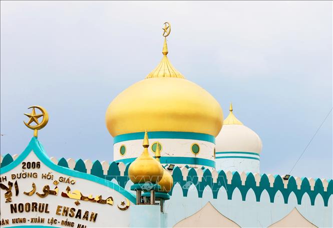 Onion dome is a distinctive feature of many mosques. VNA Photo: Hồng Đạt