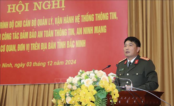 Đại tá Bùi Chiến Thắng, Phó Giám đốc Công an tỉnh Bắc Ninh chủ trì hội nghị. Ảnh: Đỗ Huyền - TTXVN