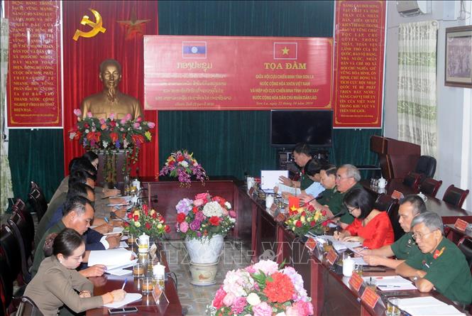 Tọa đàm giữa Hội CCB tỉnh Sơn La với Hiệp hội CCB tỉnh Oudomxay (Lào), ngày 22/10/2019. Ảnh: Quang Quyết - TTXVN