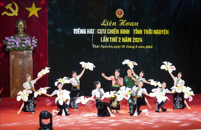  Tiết mục dự thi tại Liên hoan “Tiếng hát cựu chiến binh” lần thứ 2 năm 2024, với chủ đề “Tự hào cựu chiến binh Việt Nam” do Hội Cựu chiến binh tỉnh Thái Nguyên tổ chức  (19/8/2024). Ảnh: Thu Hằng - TTXVN                                                