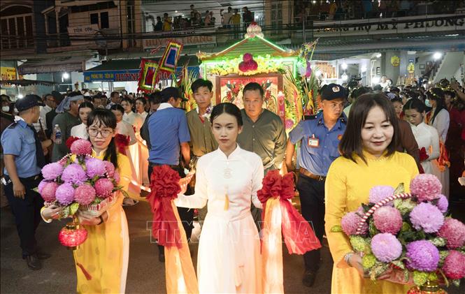  Lễ hội cấp quốc gia Vía Bà Chúa Xứ núi Sam là lễ hội truyền thống được giữ gìn và thực hành qua nhiều thế hệ tại thành phố Châu Đốc, tỉnh An Giang. Ảnh: Công Mạo - TTXVN