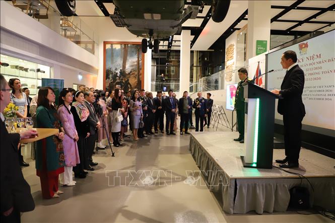 Sự kiện thu hút đông đảo đại diện các cơ quan, đơn vị trong Bộ Quốc phòng Anh, các Đại sứ quán và Tùy viên Quốc phòng các nước tại Anh. Ảnh: Phong Hà-PV TTXVN tại Anh 