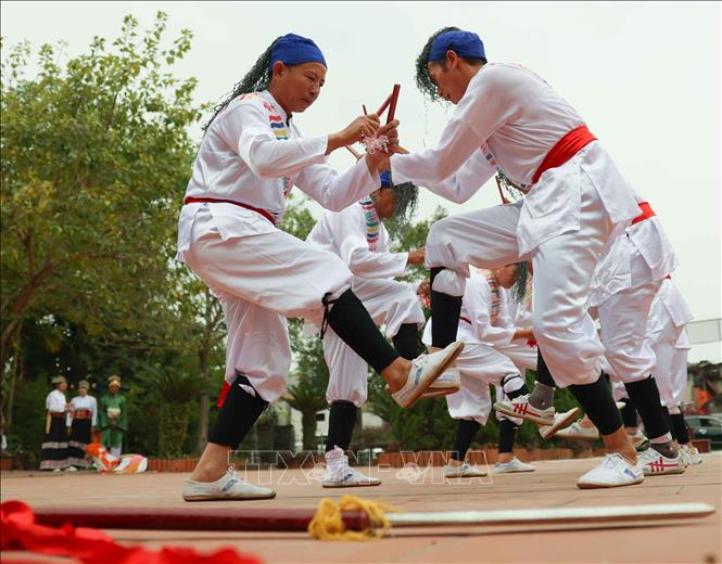 Trò diễn Xuân Phả là một nét đẹp truyền thống của người dân xứ Thanh. Ảnh: Thanh Tùng - TTXVN