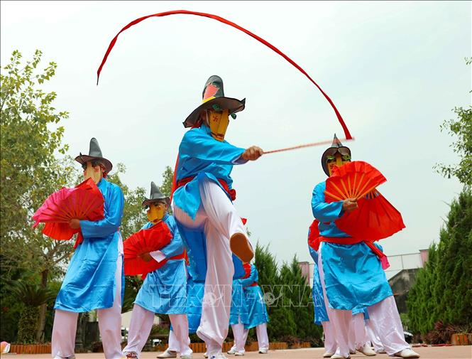 Trò diễn Xuân Phả là một nét đẹp truyền thống của người dân xứ Thanh. Ảnh: Thanh Tùng - TTXVN
