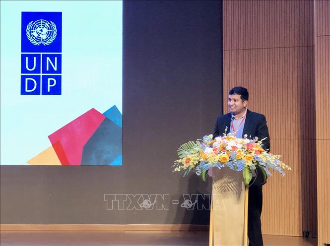 Ông Savinda Ranathunga, Quản lý Dự án thanh niên - UNDP Khu vực Châu Á - Thái Bình Dương phát biểu tại sự kiện. Ảnh: Mỹ Phương – TTXVN