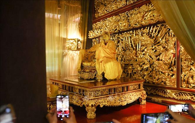 Nơi nhà Vua thiết triều trong chính điện. Ảnh: Thanh Tùng - TTXVN