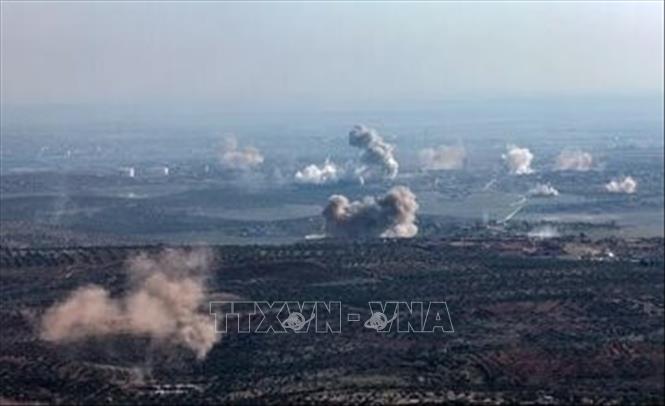 Ngày 2/12/2024, Tổ chức Giám sát Nhân quyền Syria (SOHR) cho biết số người thiệt mạng trong những ngày giao tranh ở miền Bắc Syria, kể từ khi phiến quân phát động một cuộc tấn công lớn, đã tăng lên 514 người, trong đó có 92 dân thường. Trong ảnh: Khói bốc lên trong cuộc giao tranh tại Syria. Ảnh: IRNA/TTXVN