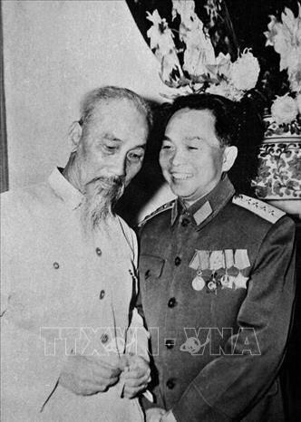 Đại tướng Võ Nguyên Giáp, Người học trò xuất sắc của Chủ tịch Hồ Chí Minh, nhà chiến lược quân sự thiên tài, Người anh cả của Quân đội nhân dân Việt Nam (22/12/1962). Ảnh: Tư liệu TTXVN 
