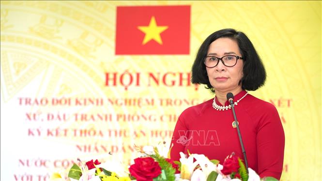 Chánh án Tòa án Nhân dân tỉnh Tây Ninh Nguyễn Thị Tuyết Vân phát biểu. Ảnh: Minh Phú – TTXVN