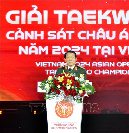 Đại tướng Lương Tam Quang, Bộ trưởng Bộ Công an phát biểu tại Lễ khai mạc. Ảnh: Thanh Vân- TTXVN