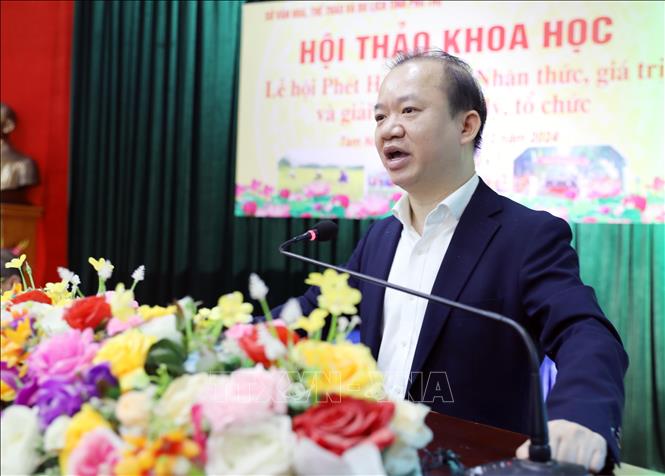 Phó Giáo sư, Tiến sỹ Bùi Hoài Sơn, Ban Văn Hóa – Quốc hội, Viện trưởng Viện Văn hóa (Bộ Văn hóa Thể thao và Du lịch) phát biểu tại Hội thảo. Ảnh: Tạ Toàn – TTXVN
