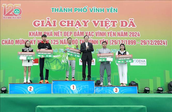 Các VĐV đạt giải cự ly 10km tại Giải chạy việt dã 