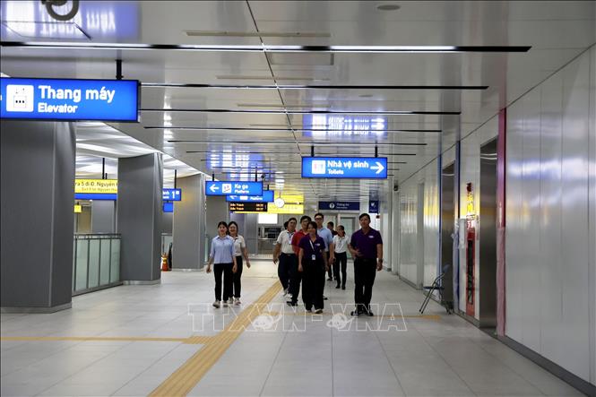 Tầng một nhà ga Ba Son rộng hơn 8.000m² với màu trắng chủ đạo. Ảnh: Hồng Đạt - TTXVN
