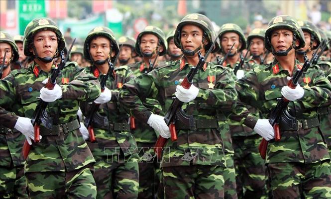 Quân đội Nhân dân Việt Nam ngày càng tiến tới chính quy, tinh nhuệ, hiện đại - Đáp ứng yêu cầu mới. Ảnh: Huy Hùng - TTXVN