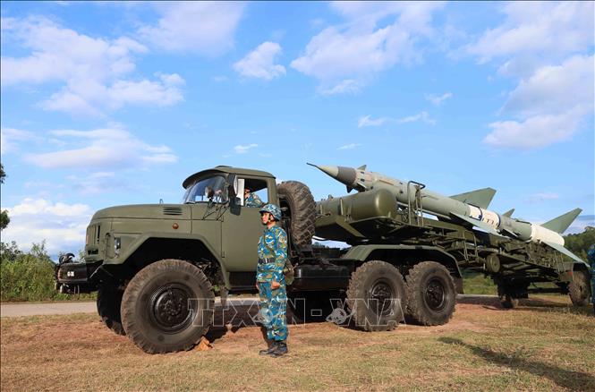  Tên lửa S-75m3 của Sư đoàn Phòng không 367 chuẩn bị lên bệ phóng trong đợt diễn tập trong năm 2024. Ảnh: An Đăng - TTXVN