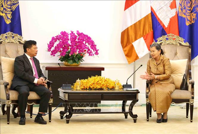 Bà Samdech Kittisangkahabindit Men Sam An-Cố vấn tối cao trực tiếp của Quốc vương Norodom Sihamoni, Phó Chủ tịch Đảng Nhân dân Campuchia (CPP), Chủ tịch Mặt trận Đoàn kết Phát triển Tổ quốc Campuchia, Chủ tịch Hội Hữu nghị Campuchia-Việt Nam - tiếp Đại sứ Việt Nam Nguyễn Huy Tăng. Ảnh: Huỳnh Thảo - P/v TTXVN tại Campuchia 