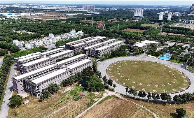 Đại học Quốc tế Miền Đông (EIU) là một trong những cơ sở đào tạo nguồn nhân lực chất lượng cao ở tỉnh Bình Dương. Ảnh: Hồng Đạt - TTXVN