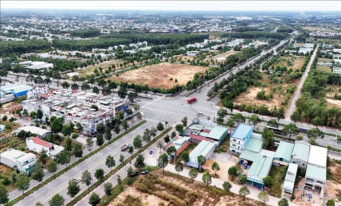 Điểm giao đường Vành đai 4 Thành phố Hồ Chí Minh với đường Mỹ Phước - Tân Vạn. Ảnh: Hồng Đạt - TTXVN