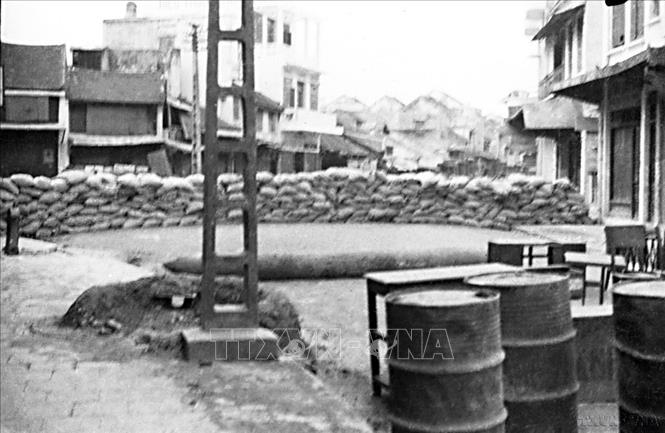 Thủ đô trong những ngày kháng chiến (1946). Ảnh: Tư liệu TTXVN
