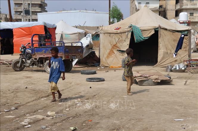 Trẻ em tại trung tâm tị nạn cho người dân sơ tán tránh xung đột ở Port Sudan, ngày 12/11/2024. Ảnh: THX/TTXVN