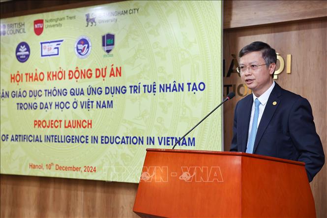 PGS.TS Nguyễn Văn Hiền, Bí thư Đảng ủy - Chủ tịch Hội đồng Trường Đại học Sư phạm Hà Nội phát biểu. Ảnh: Thanh Tùng - TTXVN 