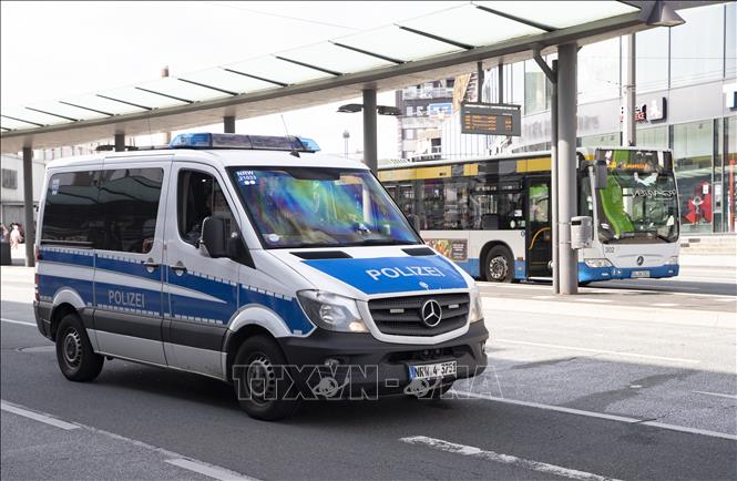 (Tư liệu) Xe cảnh sát tuần tra tại Solingen, Đức. Ảnh: THX/TTXVN