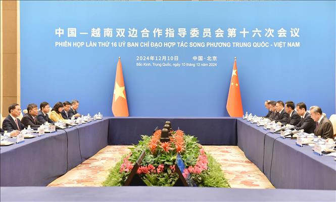 A view of the 16th meeting of the Vietnam-China Steering Committee for Bilateral Cooperation. VNA Photo: Công Tuyên