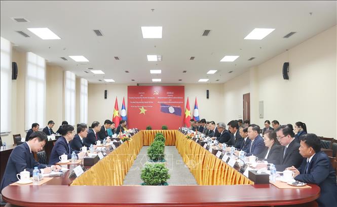 Quang cảnh Hội đàm giữa hai Văn phòng Trung ương Đảng Việt Nam-Lào. Ảnh: Xuân Tú - PV TTXVN tại Lào