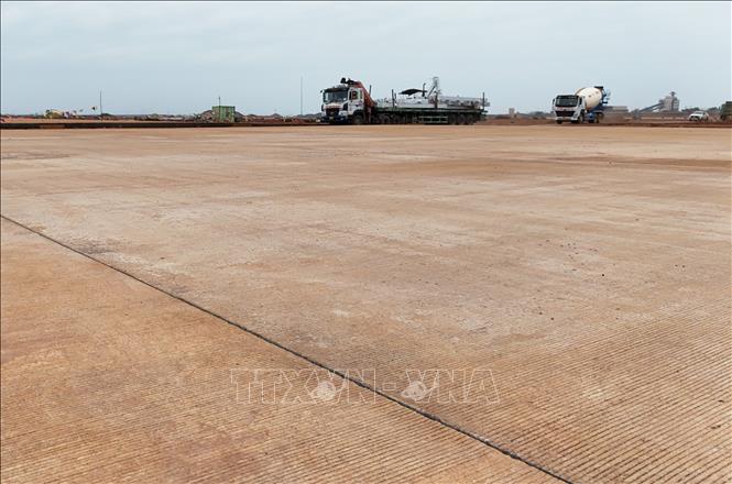 Phần đường băng sân bay Long Thành đã hoàn thiện. Ảnh: Hồng Đạt - TTXVN
