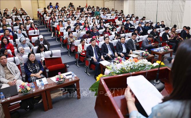 Hội thảo nhằm trao đổi, chia sẻ học thuật về ứng dụng UDL giữa các nhà khoa học trong và ngoài nước. Ảnh: Thanh Tùng - TTXVN 