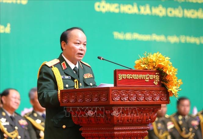 Thiếu tướng Vũ Kim Hà, Phó Giám đốc Học viện Quốc phòng, đại diện Đoàn đại biểu Bộ Quốc phòng Việt Nam phát biểu tại buổi lễ. Ảnh: Hoàng Minh - PV TTXVN tại Campuchia 