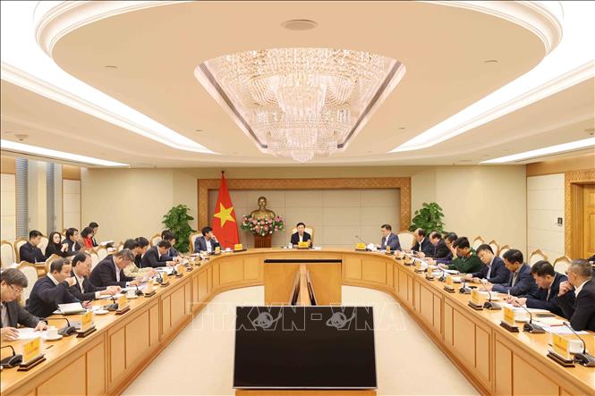 Deputy Prime Minister Tran Hong Ha chairs the meeting. VNA Photo: An Đăng
