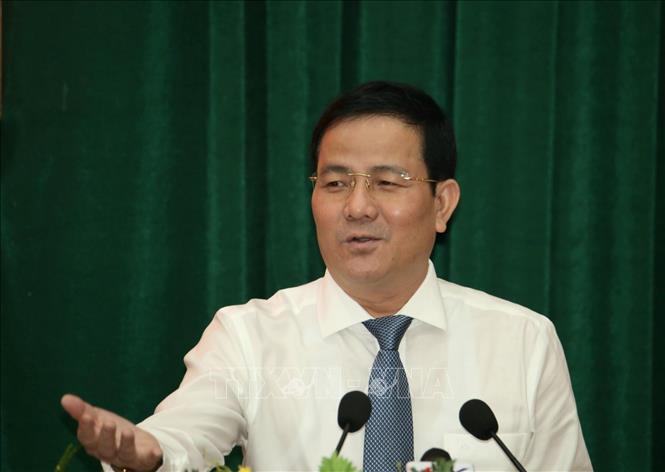Ông Trần Văn Huyến, Phó Bí thư Thường trực Tỉnh ủy, Chủ tịch HĐND tỉnh Hậu Giang phát biểu tại Hội nghị. Ảnh: Duy Khương - TTXVN
