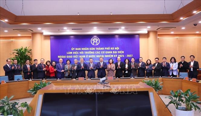 Các đại biểu tại buổi làm việc. Ảnh: Văn Điệp – TTXVN