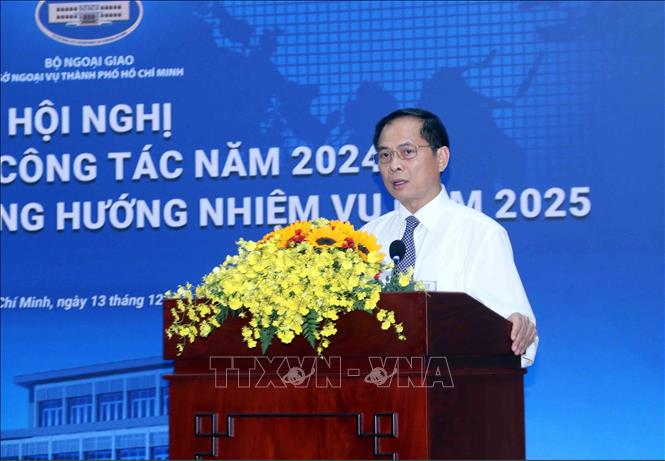 Phó Thủ tướng, Bộ trưởng Bộ Ngoại giao Bùi Thanh Sơn phát biểu tại Hội nghị. Ảnh: Xuân Khu - TTXVN