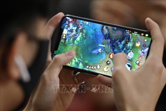 As of mid-November, the Ministry of Information and Communications had issued 288 G1 licences for electronic games, of which 184 remain active, while 104 were revoked. VNA Photo: Minh Quyết