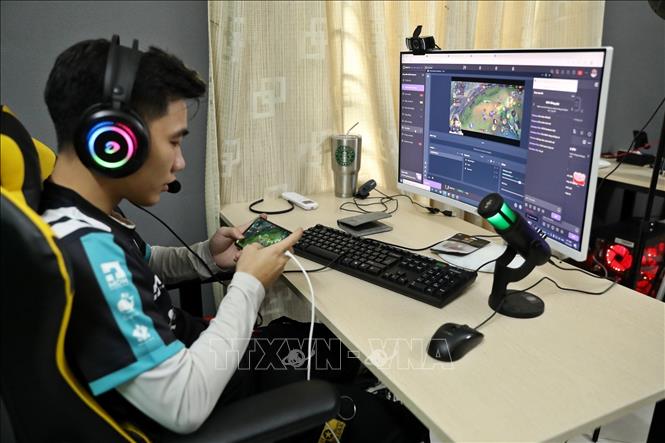 As of mid-November, the Ministry of Information and Communications had issued 288 G1 licences for electronic games, of which 184 remain active, while 104 were revoked. VNA Photo: Minh Quyết