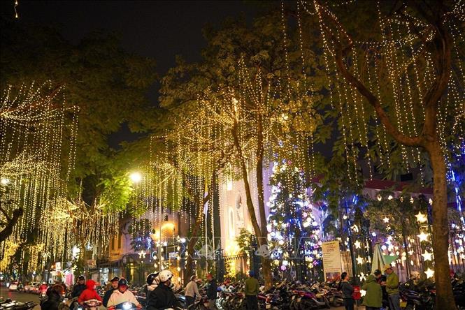 Christmas illumination on Ham Long street, near Ham Long church. VNA Photo: Khánh Hoà