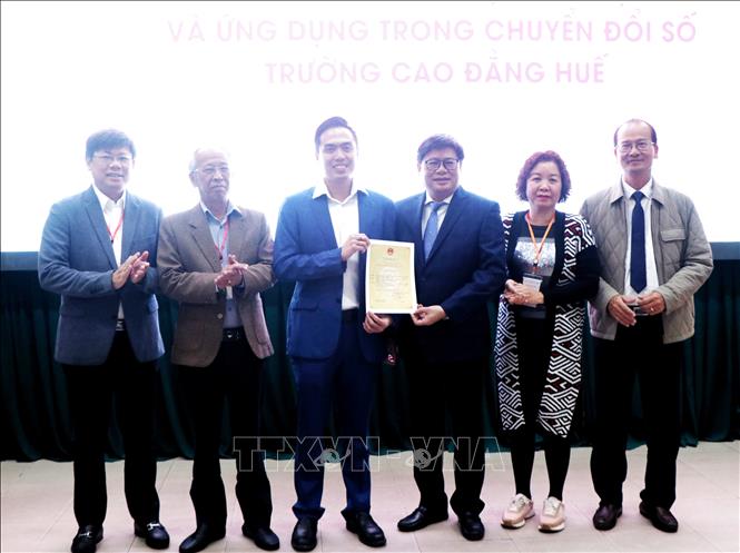 Trao Quyền tác giả 