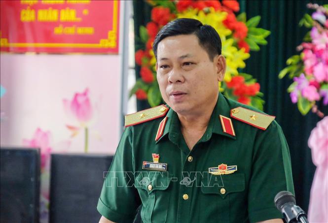 Thiếu tướng Quách Văn Nhỏ, Phó Tư lệnh Quân khu 9 triển khai công tác kiểm tra tại Ban CHQS huyện Hòa Bình (tỉnh Bạc Liêu). Ảnh: TTXVN phát