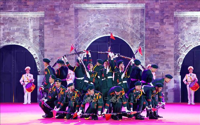 Chương trình biểu diễn của Đoàn quân nhạc Quân đội nhân dân Việt Nam. Ảnh: Phạm Kiên - TTXVN