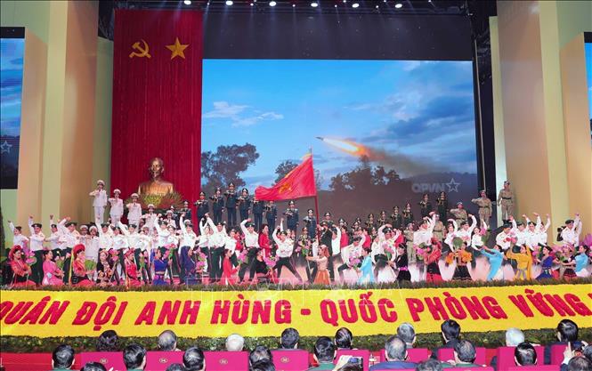 A grand ceremony is held in Ha Noi on December 20 to celebrate the 80th founding anniversary of the Vietnam People’s Army. VNA Photo