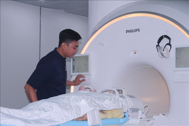 Hệ thống MRI 3.0 Tesla - công nghệ AI tại Bệnh viện đa khoa Thanh Vũ Medic Bạc Liêu. Ảnh: Chanh Đa-TTXVN