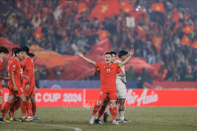 Phút 75, Quang Hải (19) ghi bàn nâng tỷ số lên 3-0. Ảnh: Minh Quyết - TTXVN